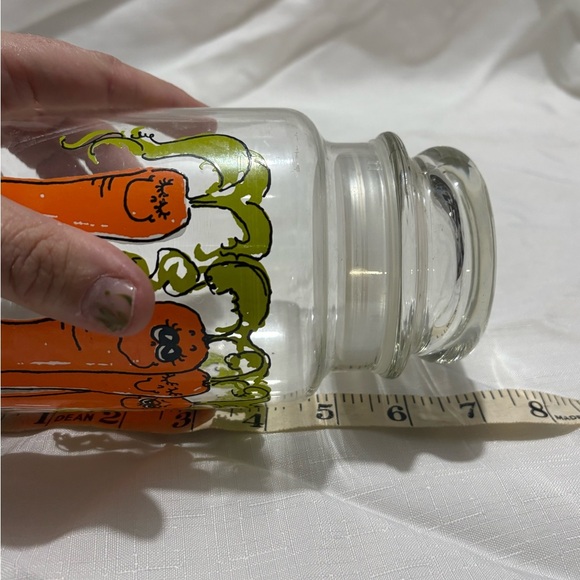 Vintage Hildi Glass Canister with Carrot Design - Picture 3 of 4